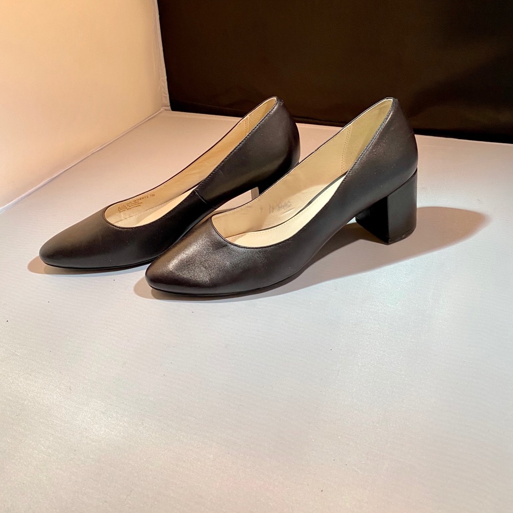 Cole Haan signature pumps
